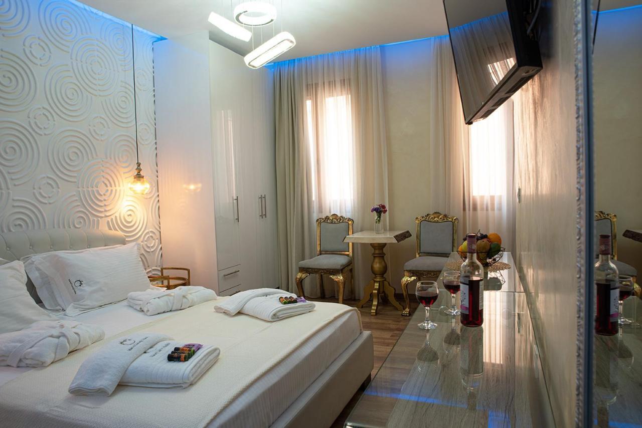 Edward Luxury Suites Ханья Экстерьер фото